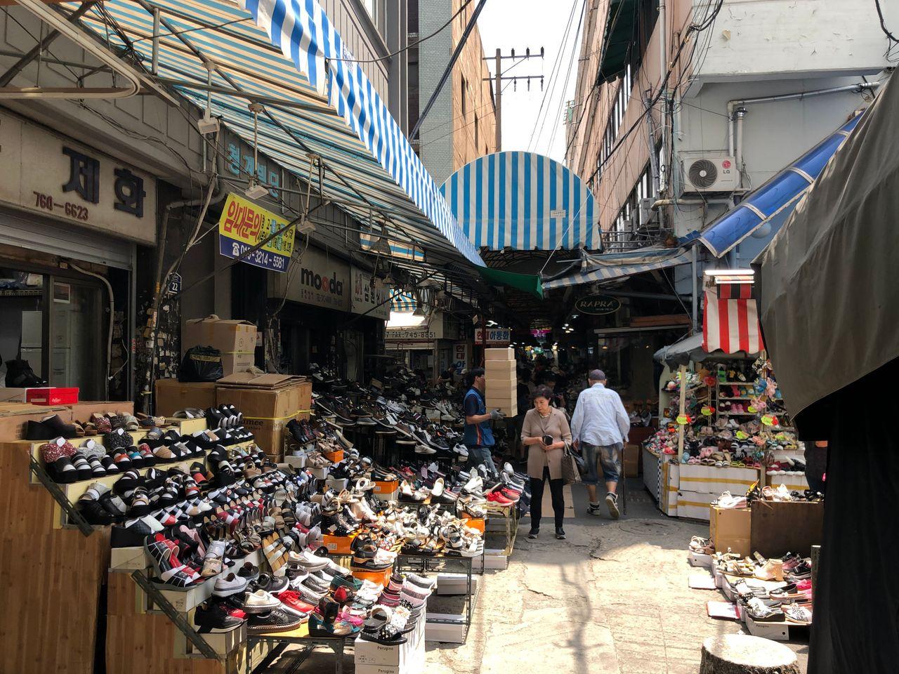 A Visit to the Dongdaemun Shoes Market